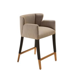 Barstool Grace, Bae Jute